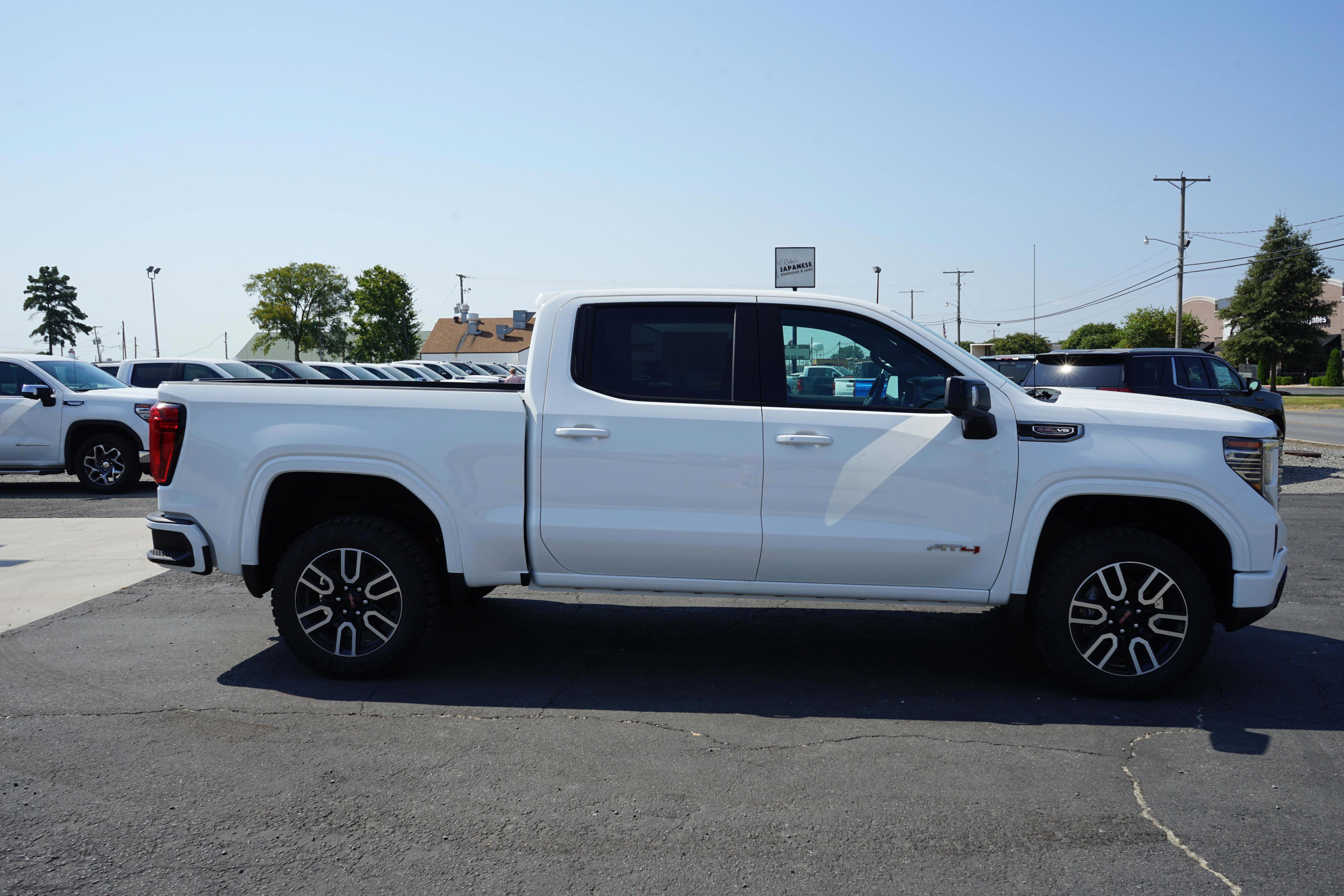 New 2026 GMC Sierra 1500 AT4 w/ Technology Package image 6