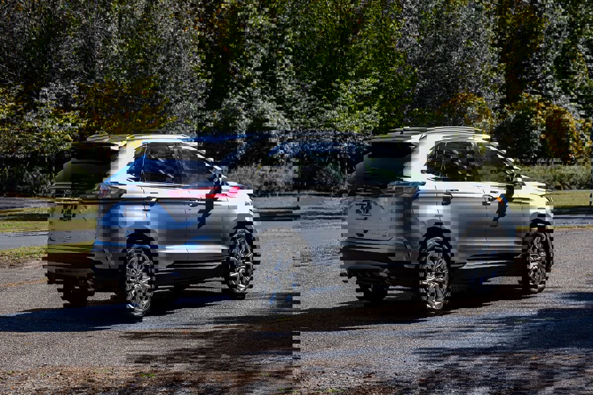 Used 2020 Ford Edge Titanium w/ Cargo Accessory Package image 4