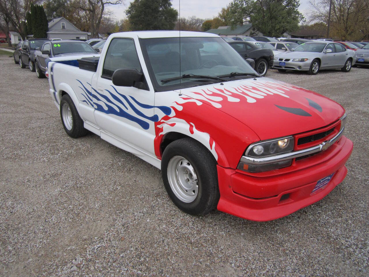 Used 2000 Chevrolet S10 Pickup Xtreme w/ Preferred Equipment Group RWD image 2