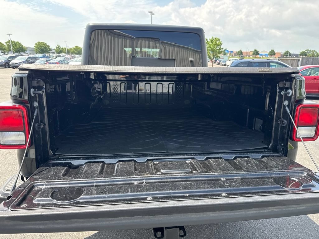 Used 2022 Jeep Gladiator Overland w/ Trailer Tow Package AWD/4WD image 36