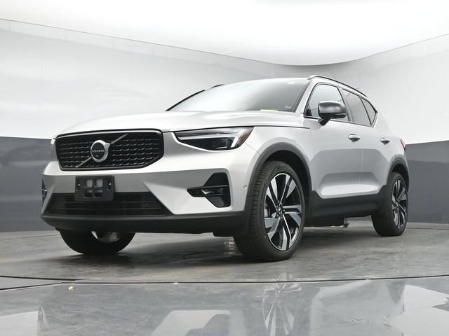 Used 2023 Volvo XC40 B5 Ultimate w/ Protection Package Premier AWD/4WD image 13