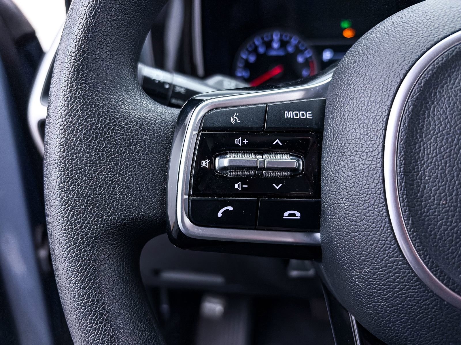 Used 2022 Kia Sorento LX image 27