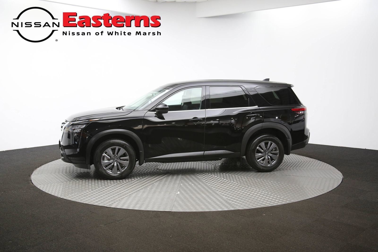 Used 2025 Nissan Pathfinder S image 91