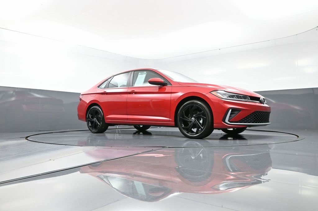 Used 2025 Volkswagen Jetta SE w/ Black Wheel Package image 49