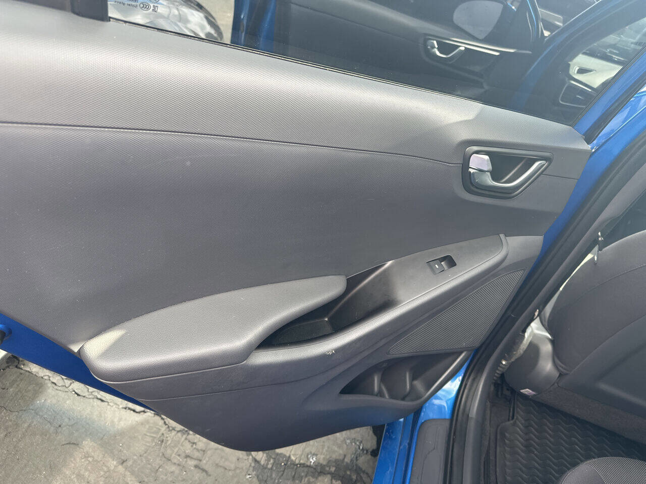 Used 2017 Hyundai Ioniq SEL FWD image 14