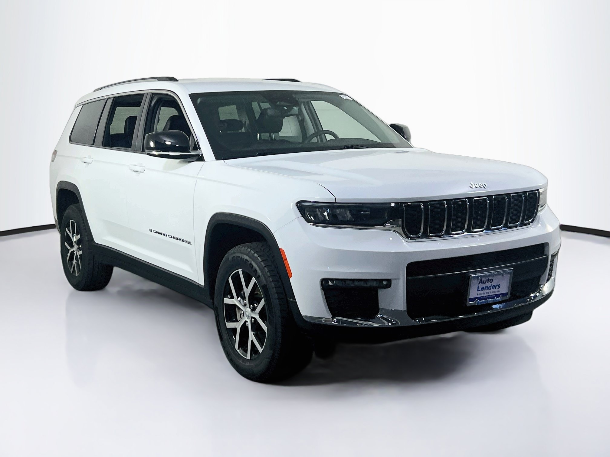 Used 2023 Jeep Grand Cherokee L Limited AWD/4WD image 3
