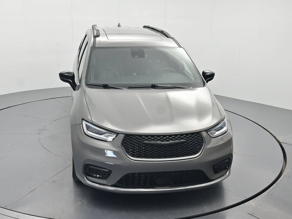 Used 2025 Chrysler Pacifica Limited FWD image 30
