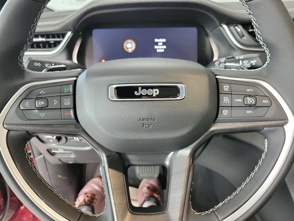 New 2025 Jeep Grand Cherokee L Limited w/ Black Appearance Package AWD/4WD image 18