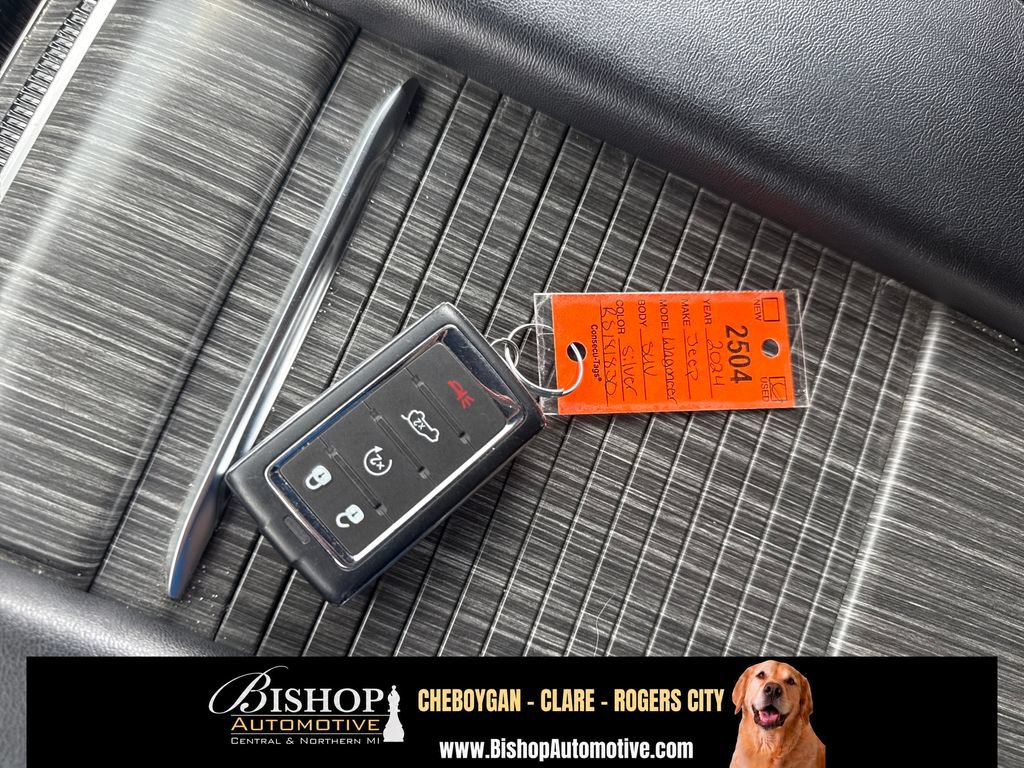 Used 2024 Jeep Wagoneer L Series II w/ Flexible Seating Group AWD/4WD image 27