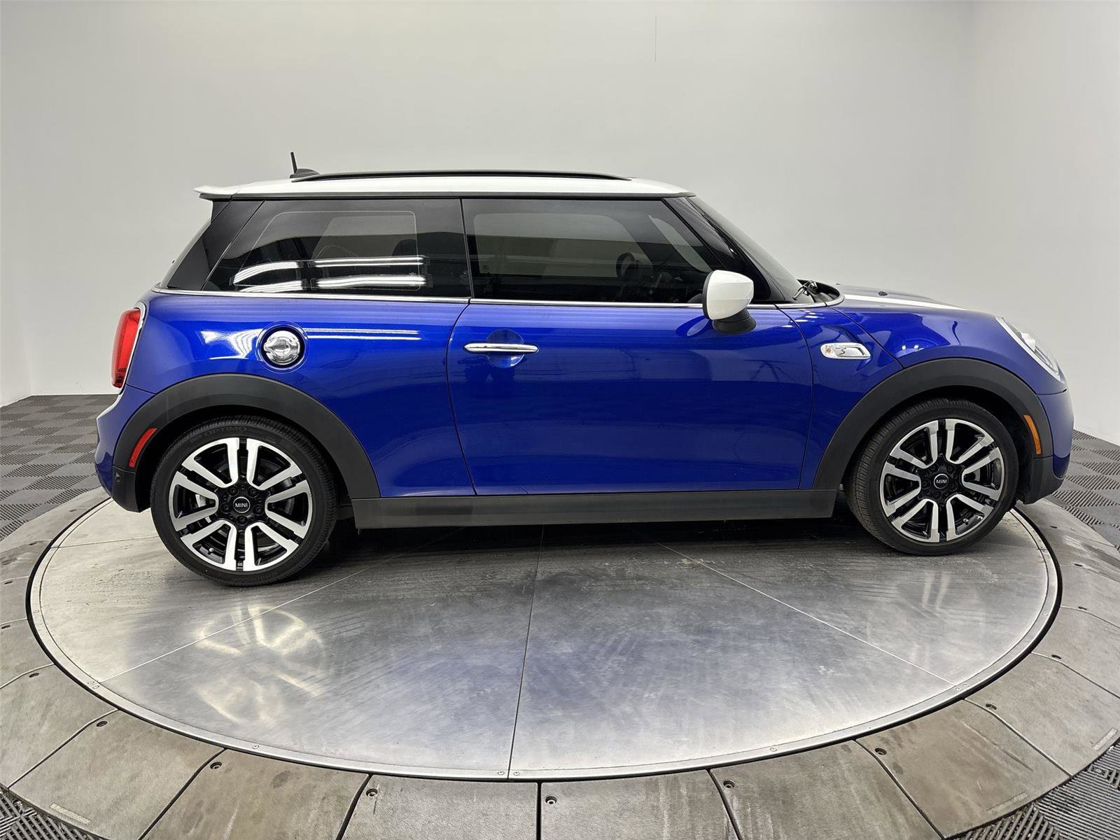Used 2020 MINI Cooper S w/ Storage Package image 17