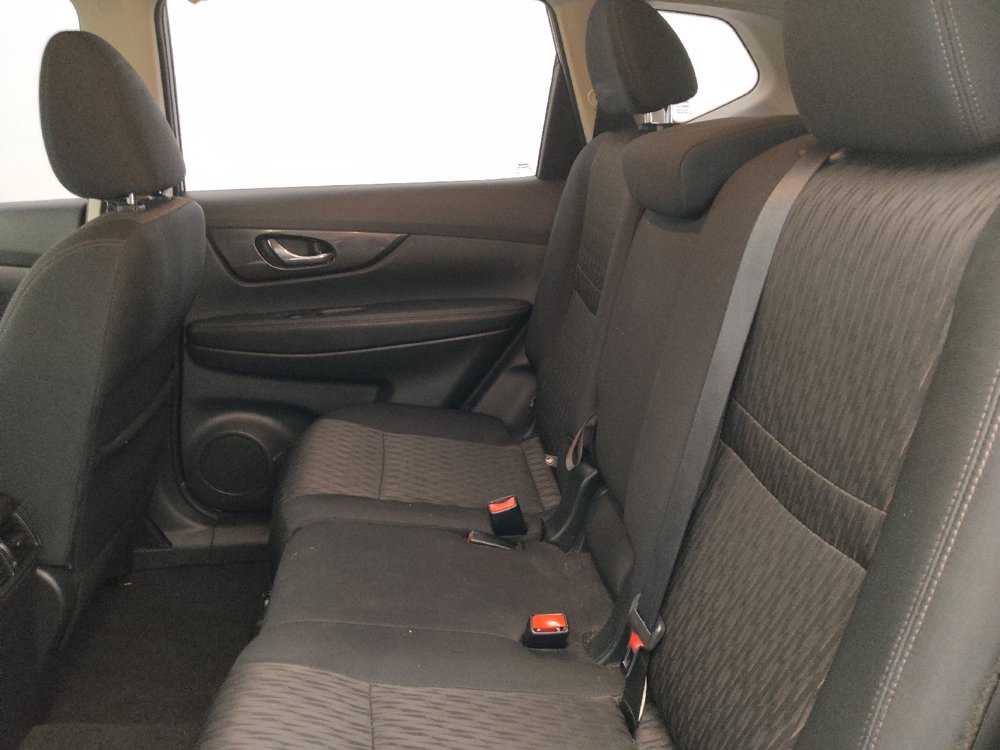 Used 2018 Nissan Rogue S FWD image 18