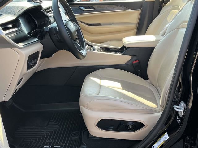 Used 2022 Jeep Grand Cherokee L Limited AWD/4WD image 13