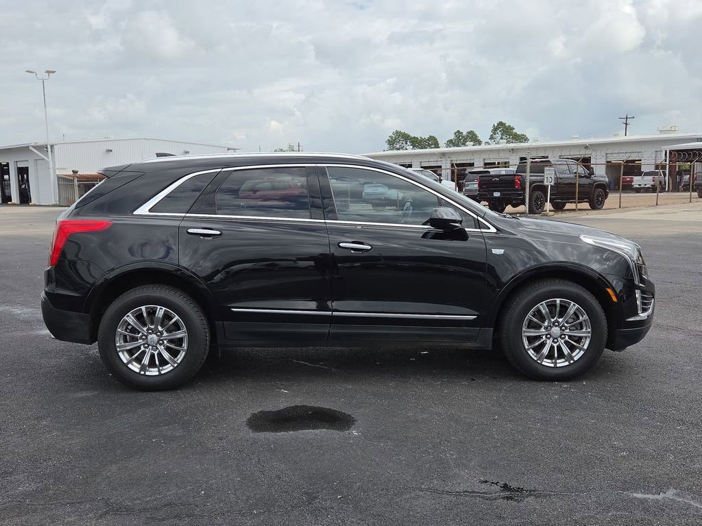 Used 2017 Cadillac XT5 Luxury w/ Driver Awareness Package image 7