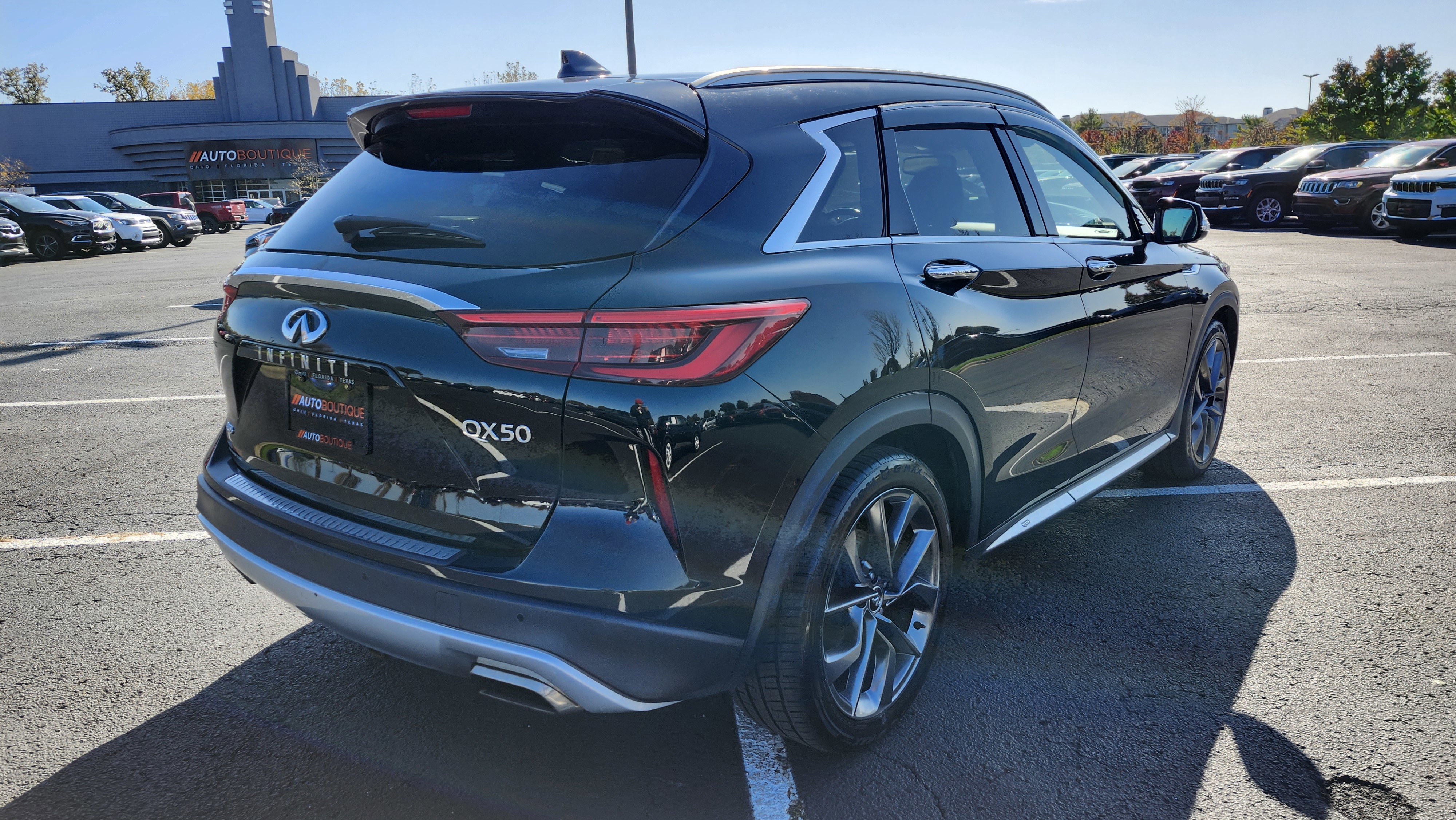 Used 2019 INFINITI QX50 Essential image 11