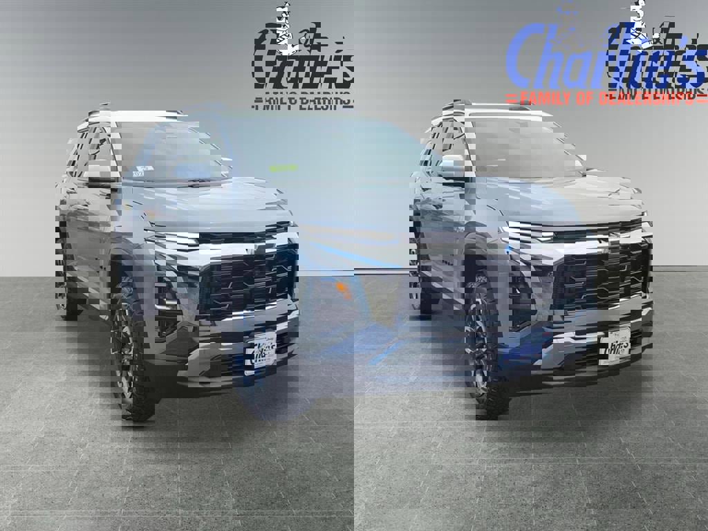 Used 2025 Chevrolet Equinox ACTIV w/ Safety and Technology Package image 3