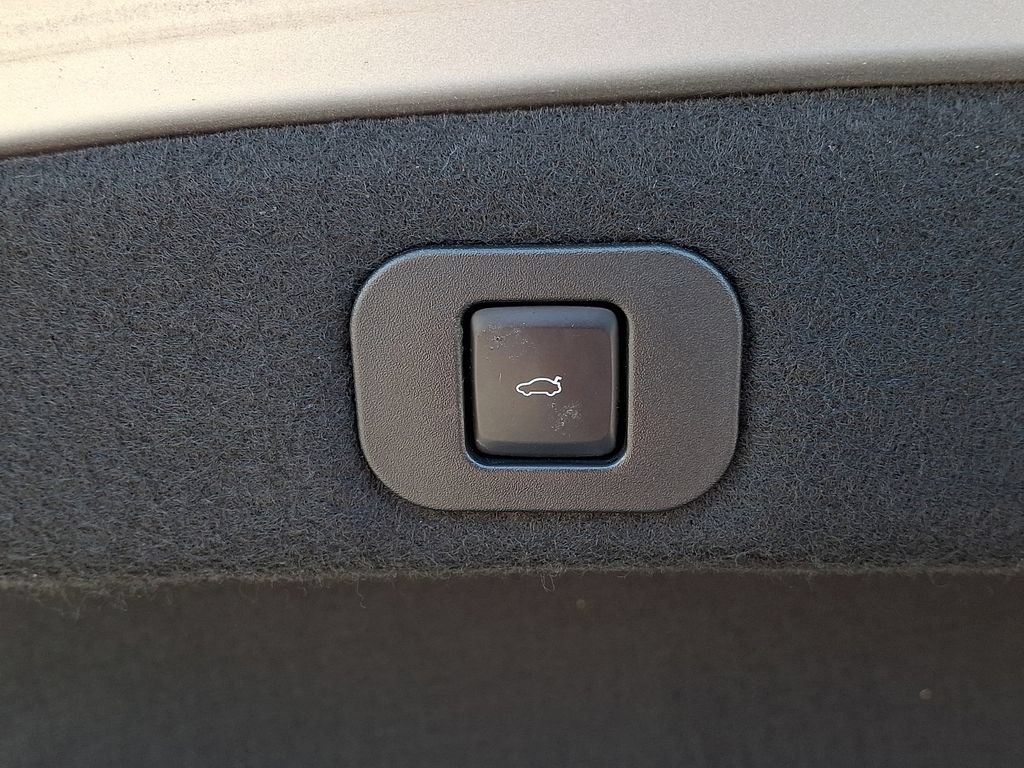 Used 2017 Lincoln Continental Reserve AWD/4WD image 30