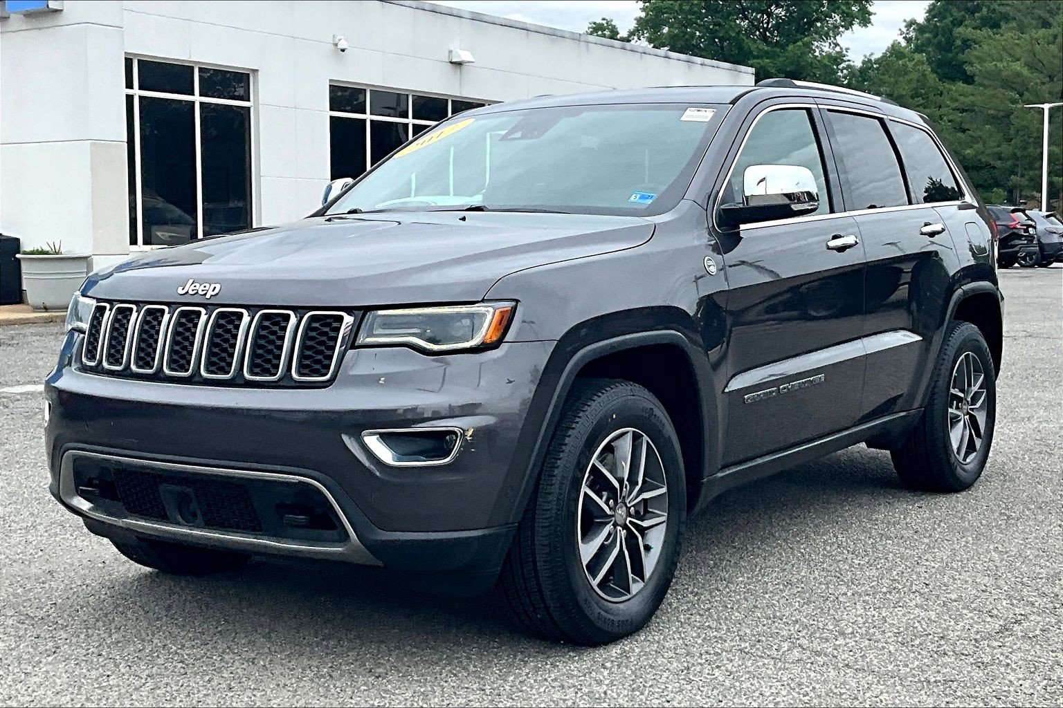 Used 2017 Jeep Grand Cherokee Limited w/ Luxury Group II AWD/4WD video 1
