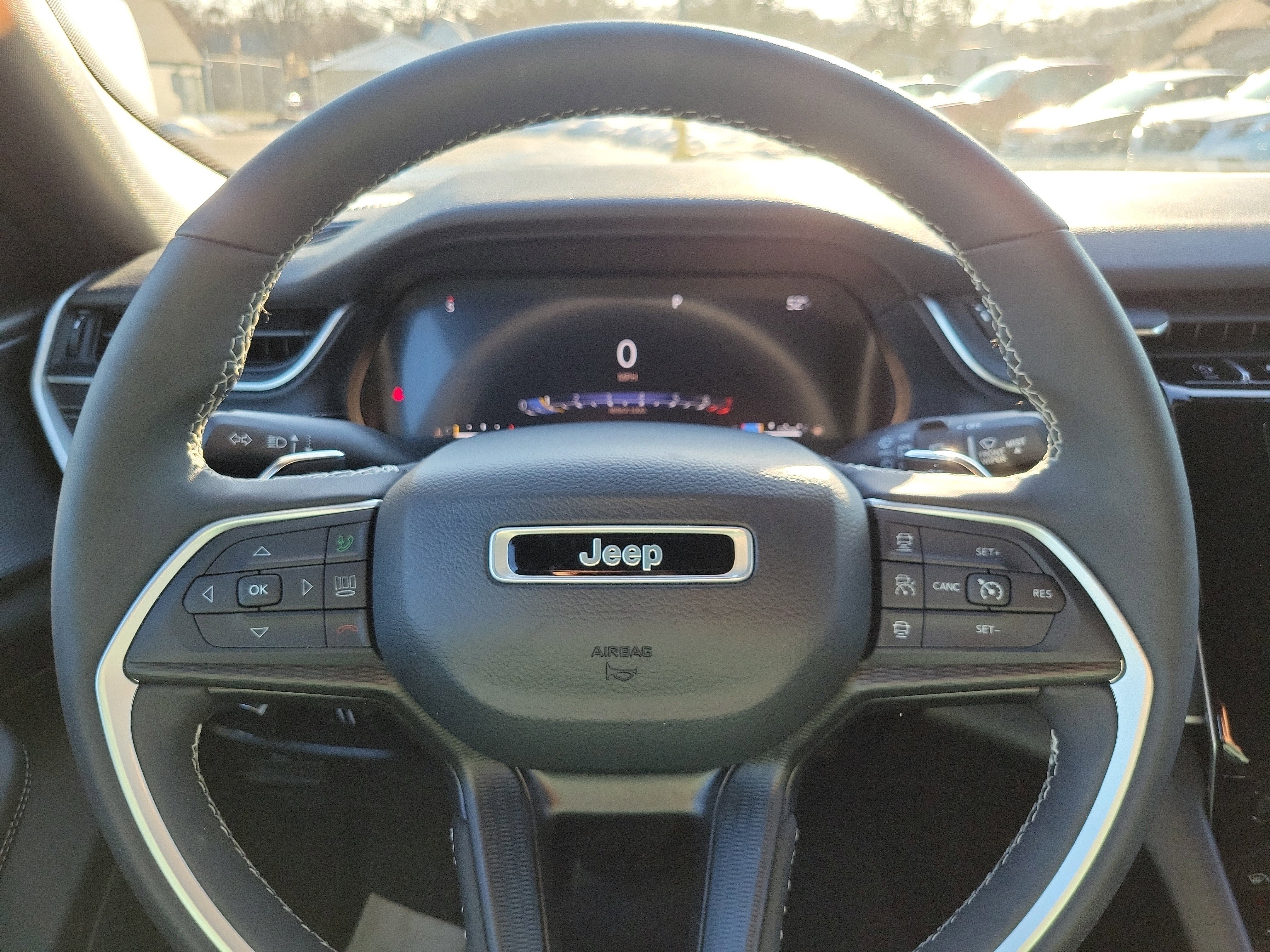 Used 2024 Jeep Grand Cherokee Altitude image 10