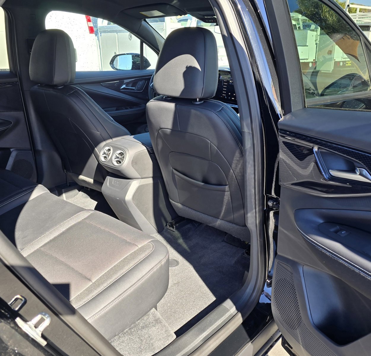 Used 2025 Chevrolet Blazer EV LT w/ Super Cruise Package AWD/4WD image 18