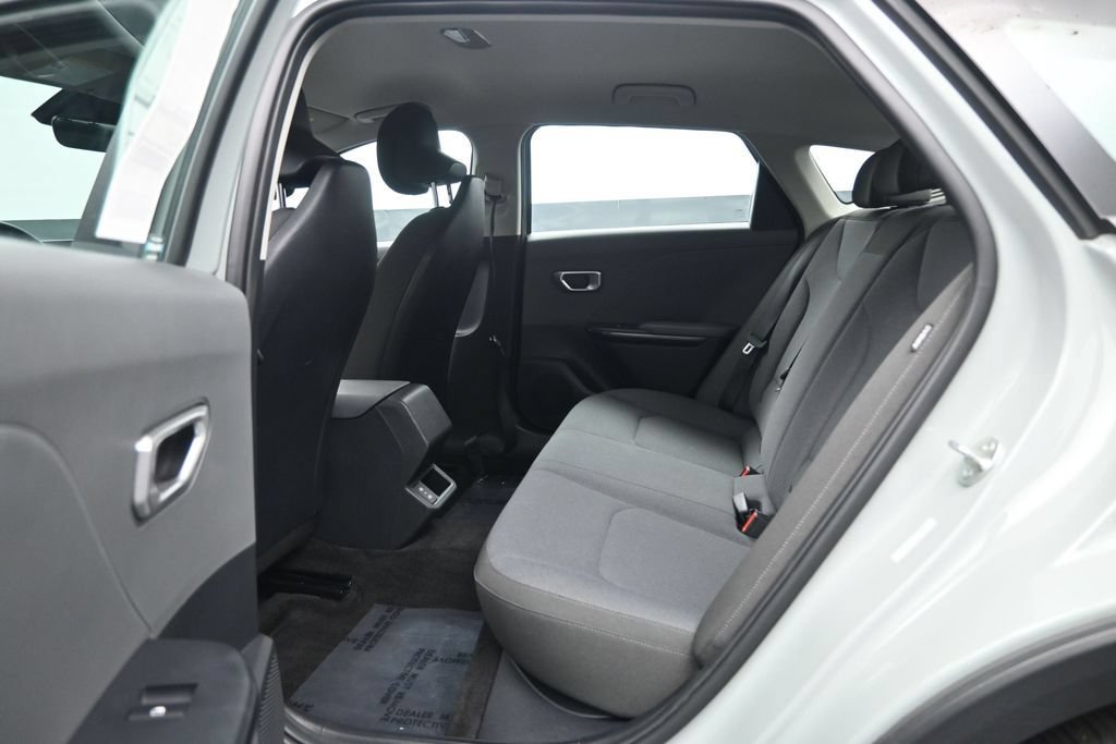 Used 2025 Kia K4 FWD image 25