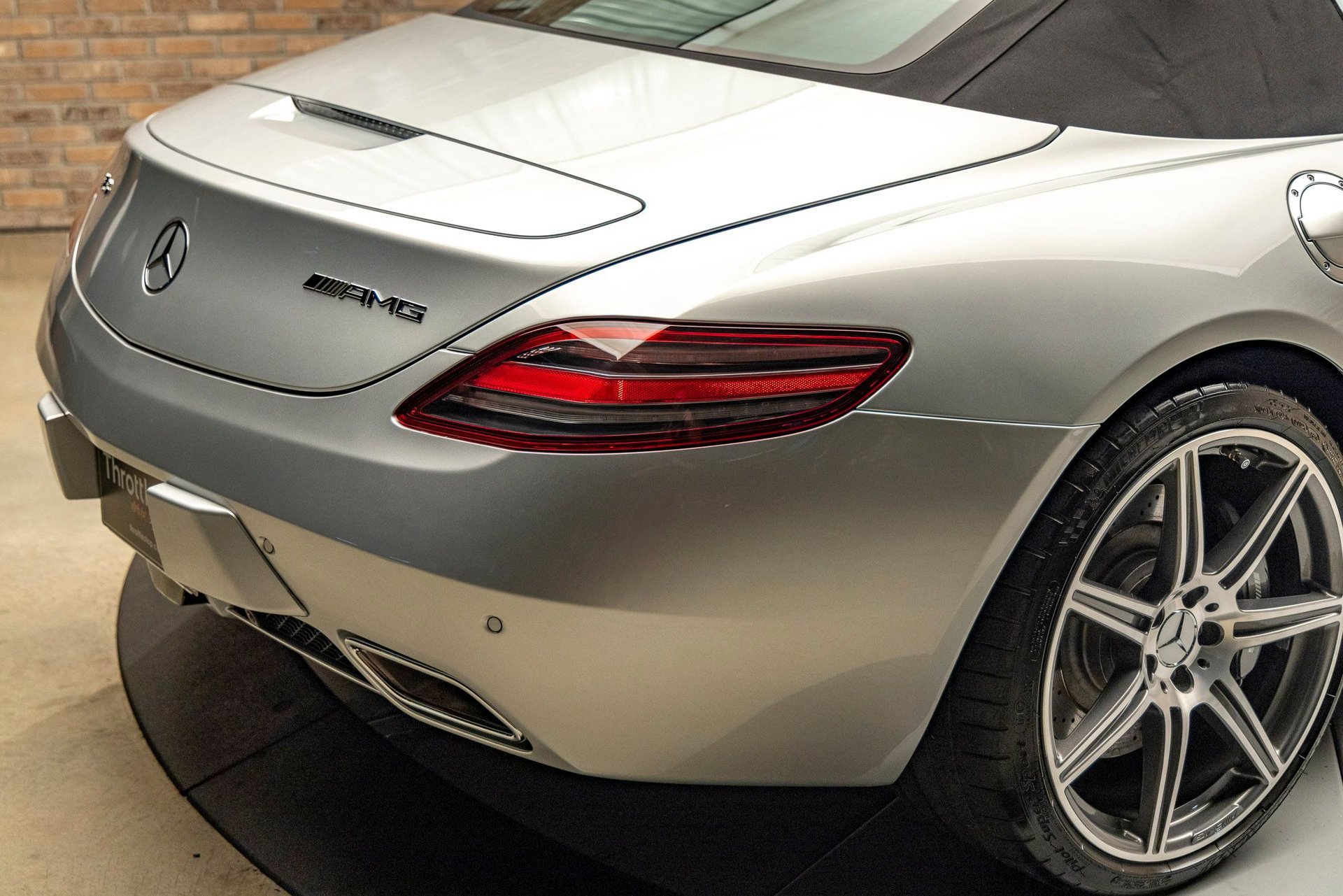 Used 2012 Mercedes-Benz SLS AMG Roadster image 33