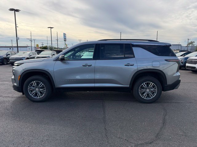 New 2027 Chevrolet Traverse LT w/ Driver Confidence Package FWD image 4