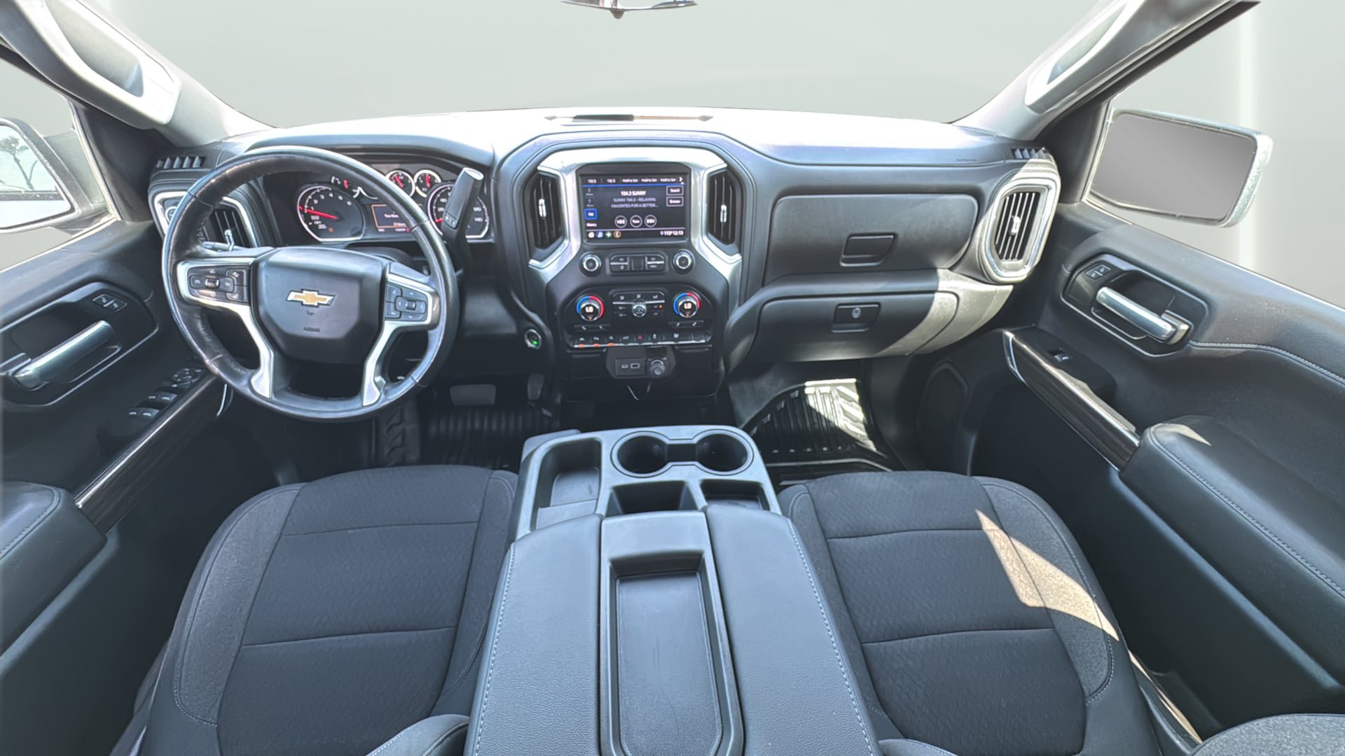 Used 2019 Chevrolet Silverado 1500 LT w/ Convenience Package AWD/4WD image 31