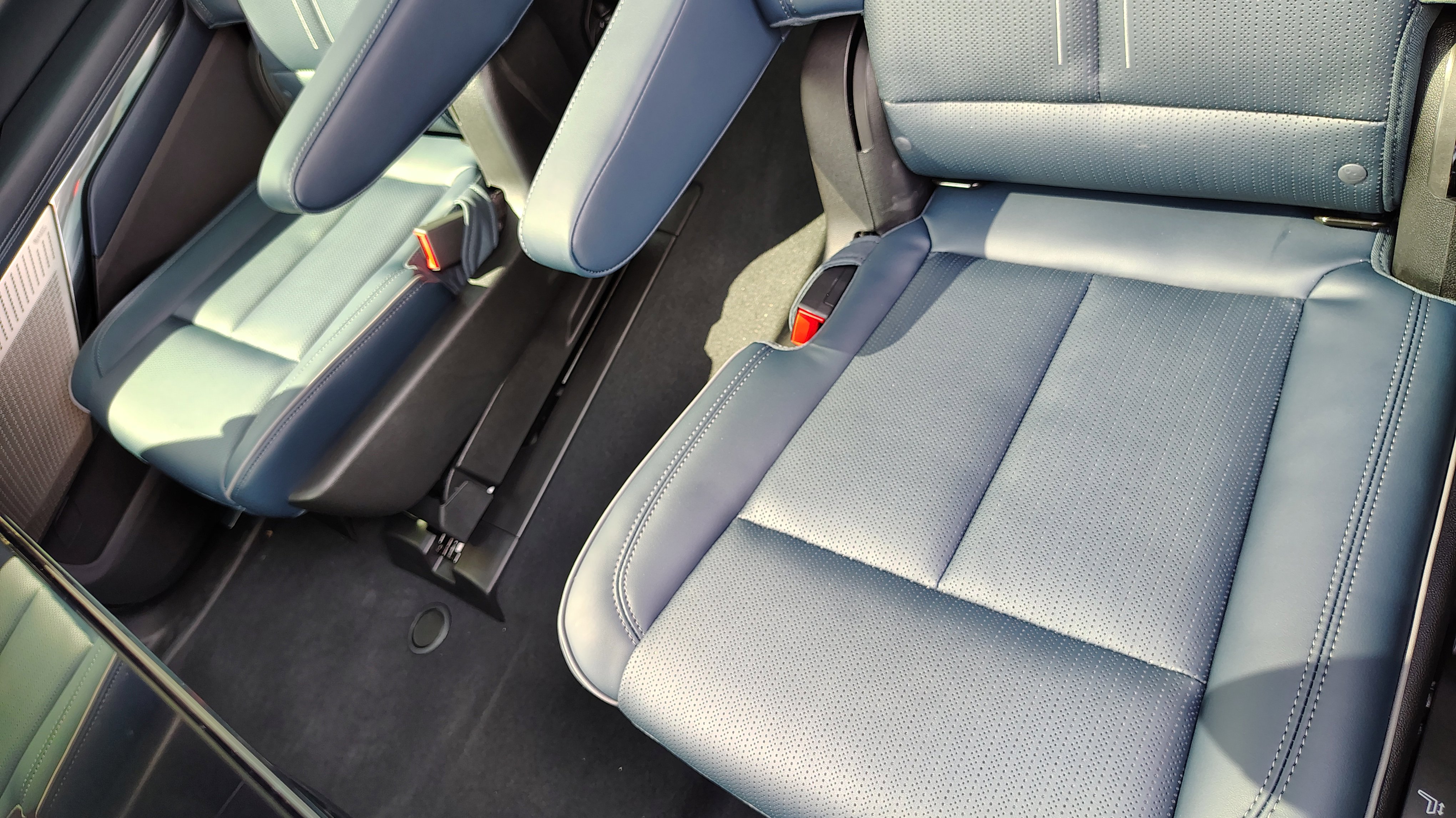 New 2025 Cadillac Escalade IQ Luxury 2 image 34