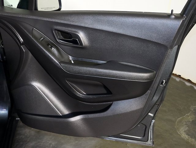 Used 2020 Chevrolet Trax LT w/ LT Convenience Package image 31