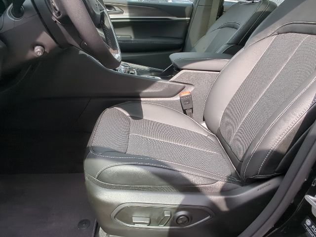 New 2026 Jeep Grand Cherokee L Limited AWD/4WD image 9