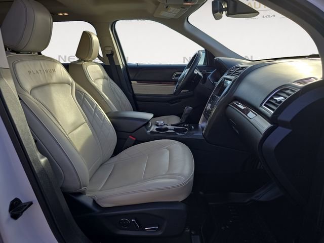 Used 2018 Ford Explorer Platinum image 15