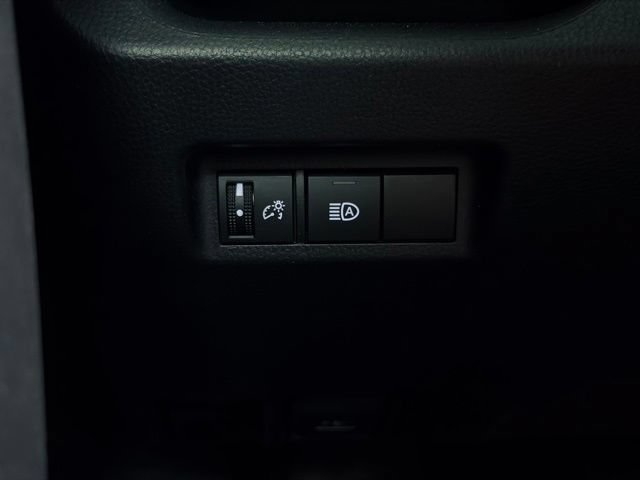 Used 2024 Toyota RAV4 XLE AWD/4WD image 32