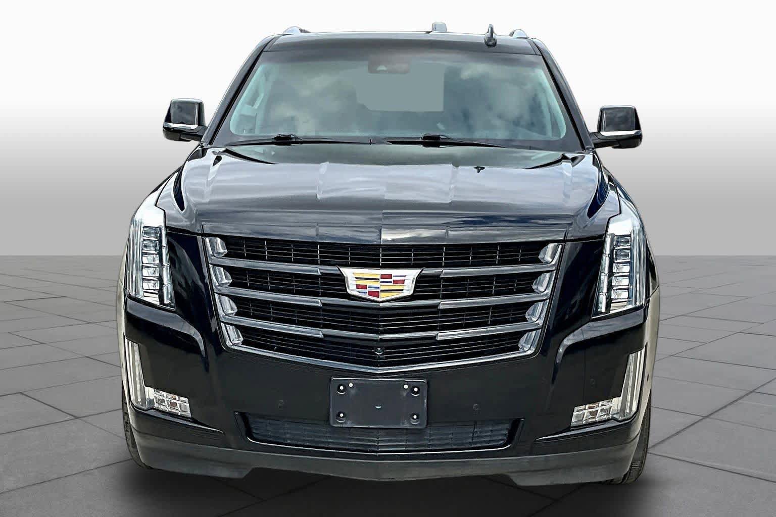 Used 2020 Cadillac Escalade ESV Luxury w/ Escalade Sport Edition AWD/4WD image 4