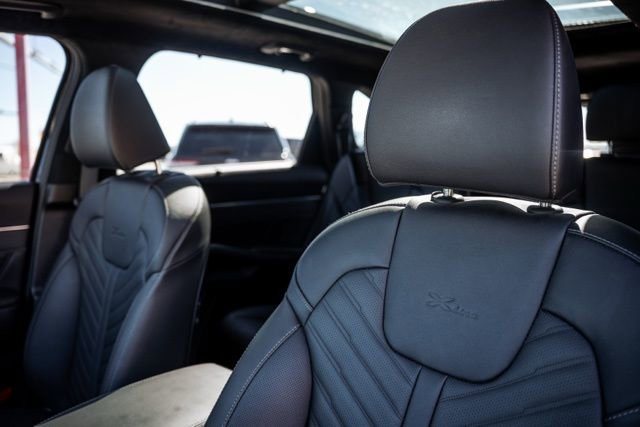 Used 2025 Kia Sorento SX Prestige image 26