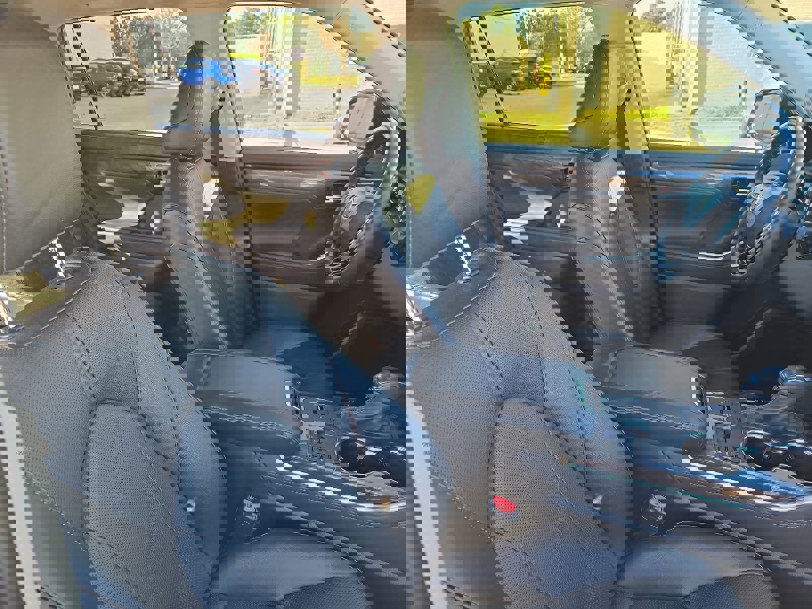 Used 2024 Toyota Highlander Limited image 10