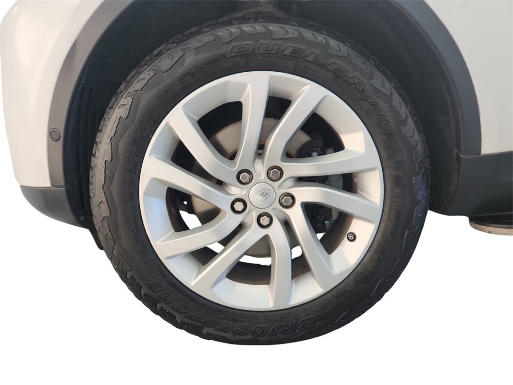 Used 2017 Land Rover Discovery HSE image 40