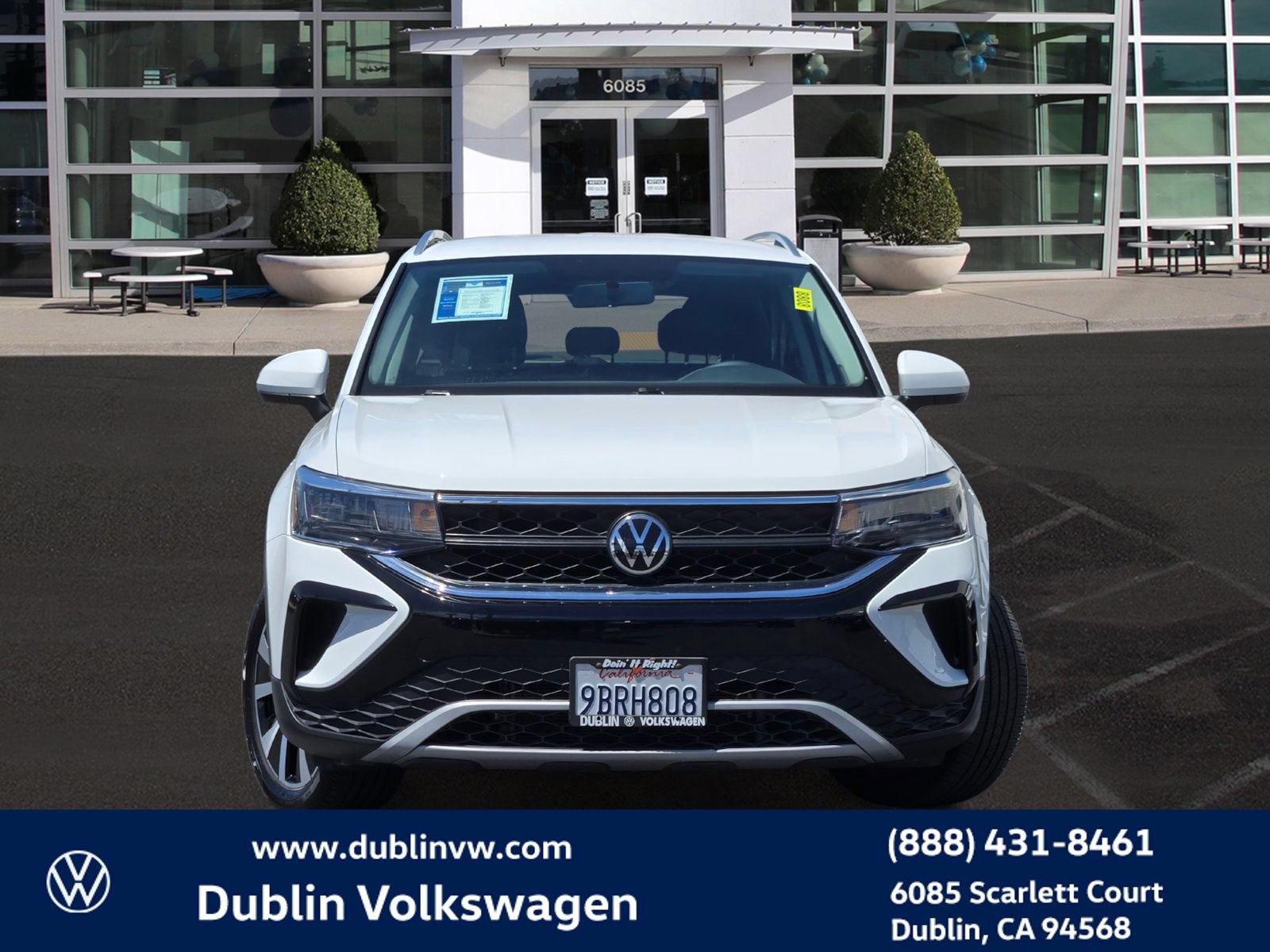 Used 2022 Volkswagen Taos SE AWD/4WD image 2