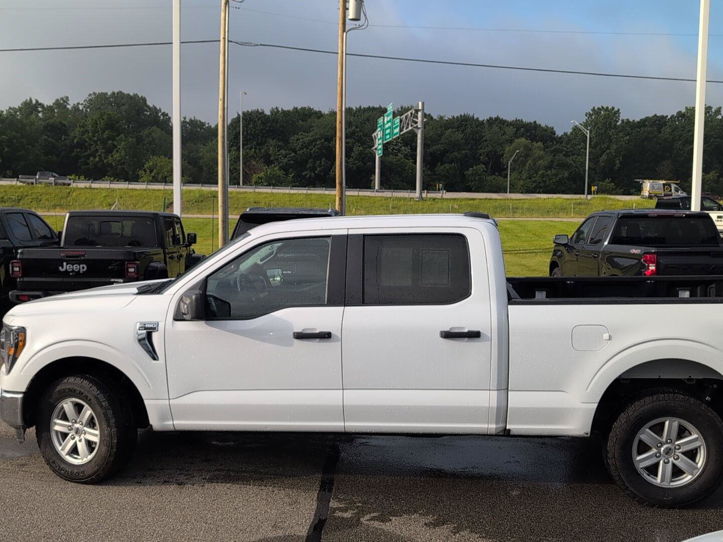 Used 2023 Ford F150 XLT AWD/4WD image 2