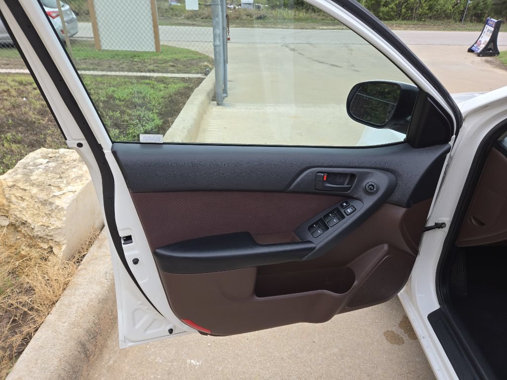 Used 2011 Kia Forte EX FWD image 9