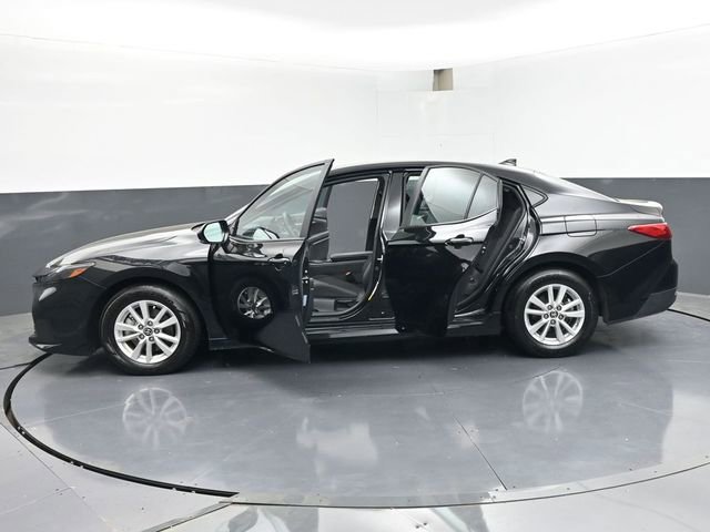 Used 2025 Toyota Camry LE FWD image 46