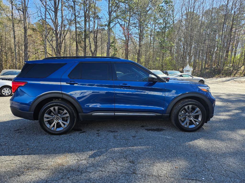 Used 2021 Ford Explorer XLT w/ Equipment Group 202A image 8