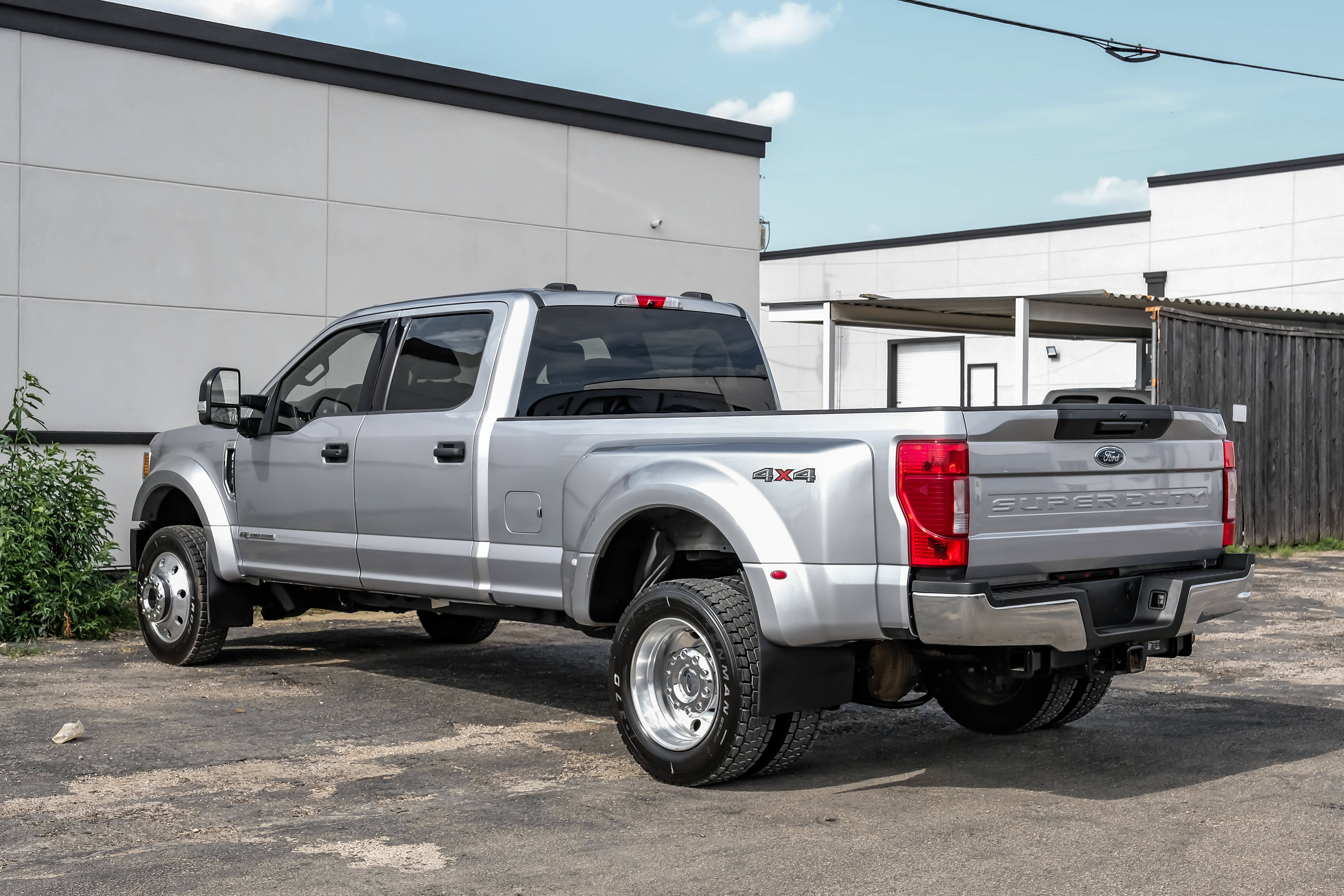 Used 2022 Ford F450 XLT w/ Camper Package AWD/4WD image 8