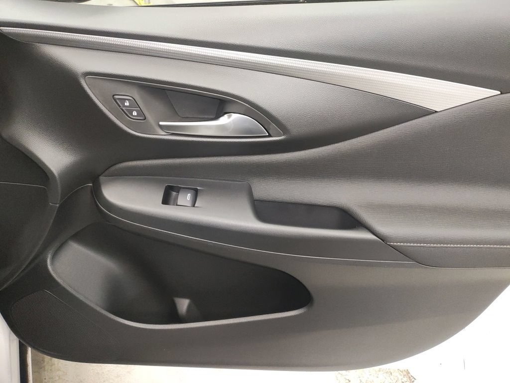 New 2026 Buick Envista Sport Touring FWD image 9