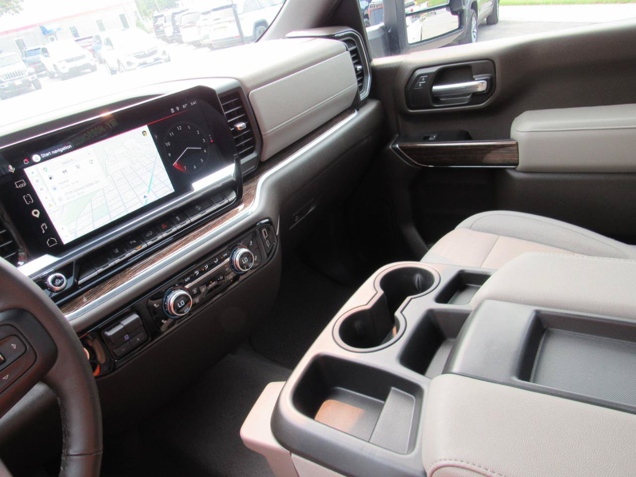 Used 2025 GMC Sierra 2500 SLE w/ SLE Convenience Package AWD/4WD image 37