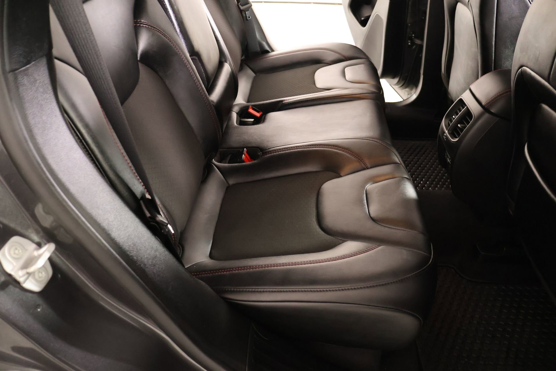 Used 2023 Jeep Cherokee Trailhawk w/ Trailer Tow Group image 16