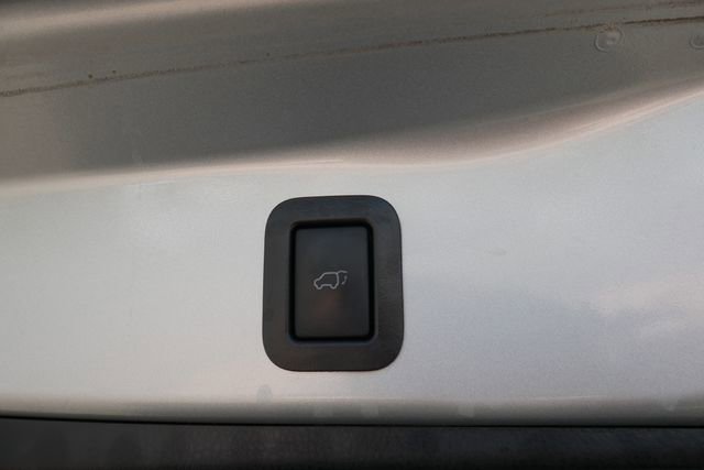 Used 2018 Toyota Highlander SE AWD/4WD image 12