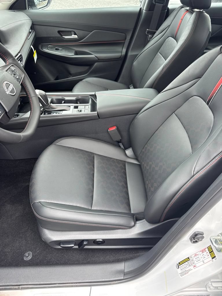 New 2026 Nissan Sentra SR w/ SR Premium Package FWD image 9