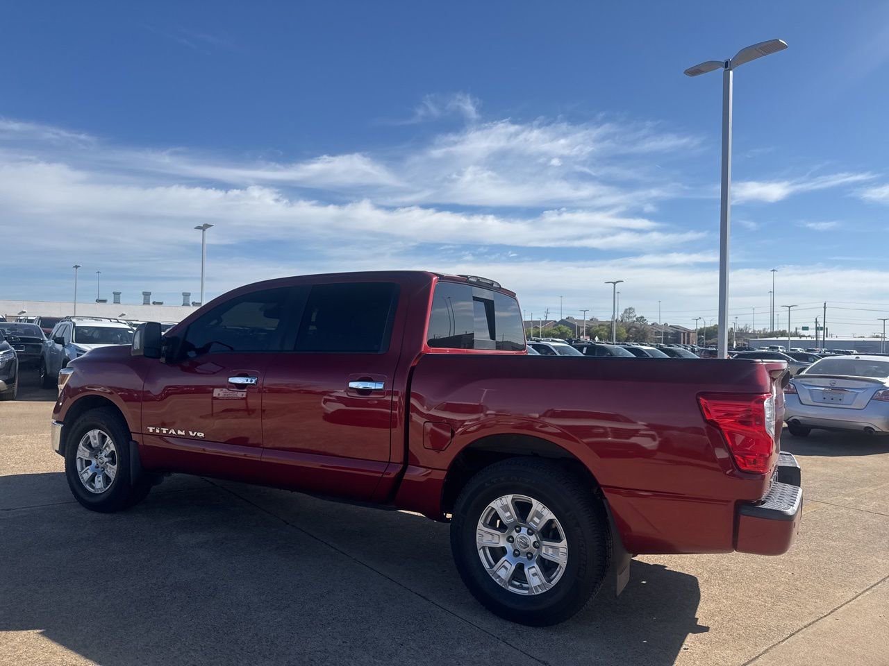 Used 2019 Nissan Titan SV w/ SV Convenience Package image 12