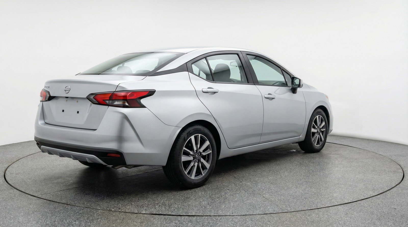 Used 2025 Nissan Versa SV FWD image 9