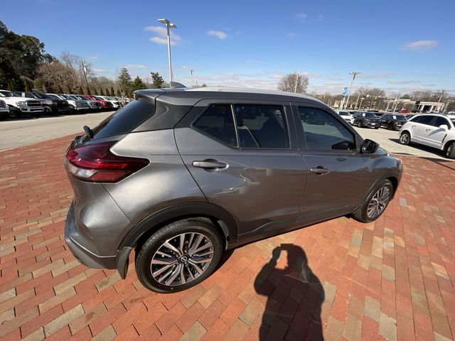 Used 2022 Nissan Kicks SV image 35